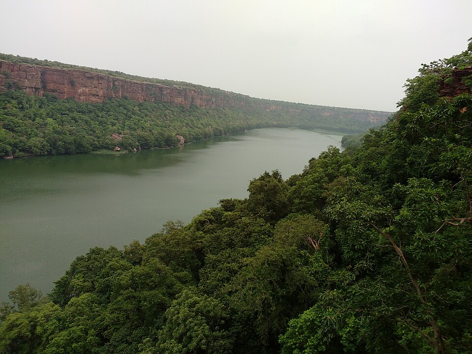 Garadia Mahadev cliffs above the Chambal in Mukundra Hills Tiger Reserve